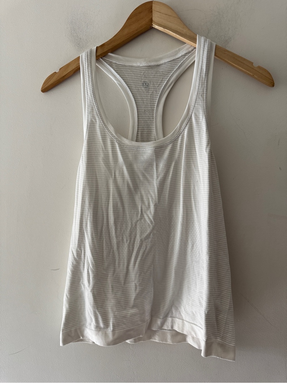 Lululemon White Racerback Tank Top Size 6